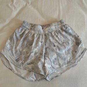 Lululemon Hotty Hot Long Short